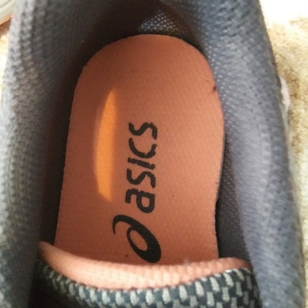 Asics - Picture 7 of 8
